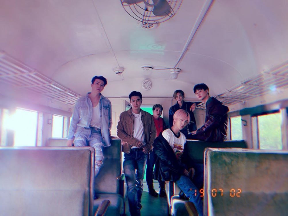 6d70b160ly1g4lk395xz8j20u00mi0vh