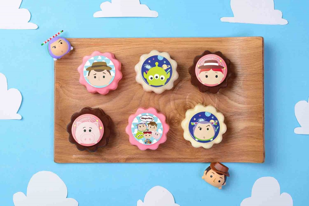 Häagen-Dazs冰淇淋月餅禮盒以玩具總動員限量聯名款打頭陣,超吸睛的人氣角色們與大家在中秋歡樂團聚