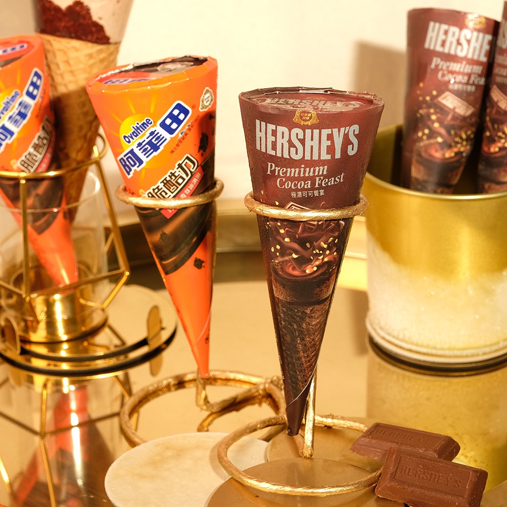 搶攻高溫商機,與HERSHEY'S、阿華田聯名,萊爾富獨家推出限量「杜老爺甜筒」