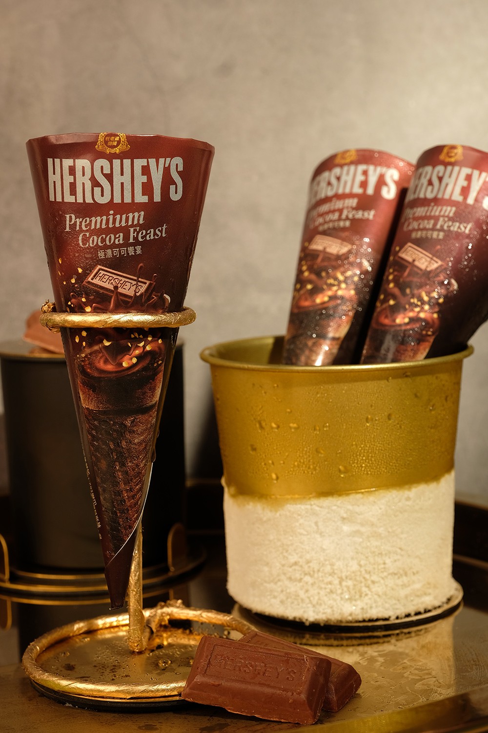 萊爾富推出限量聯名HERSHEY'S x 杜老爺甜筒 極濃可可饗宴冰淇淋,濃郁巧克力原味與酥脆巧克力餅皮,攻佔巧克力迷的心