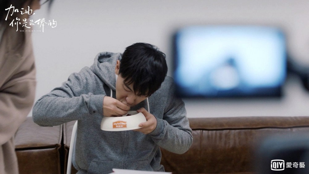 鄧倫為試鏡吃狗糧 (4)