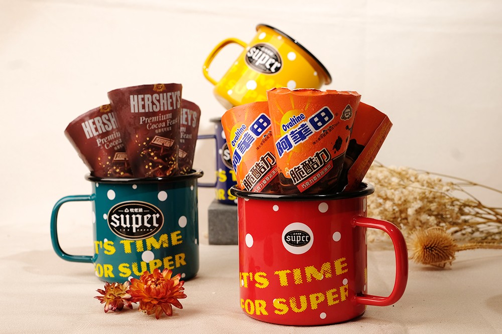 8月27日前到萊爾富超商Hi-Life官方粉絲專頁完成指定任務,就有機會把「杜老爺」色彩繽紛的限量琺瑯杯帶回家