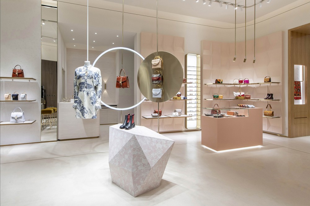 Chloé微風南山概念旗艦店包款配件區