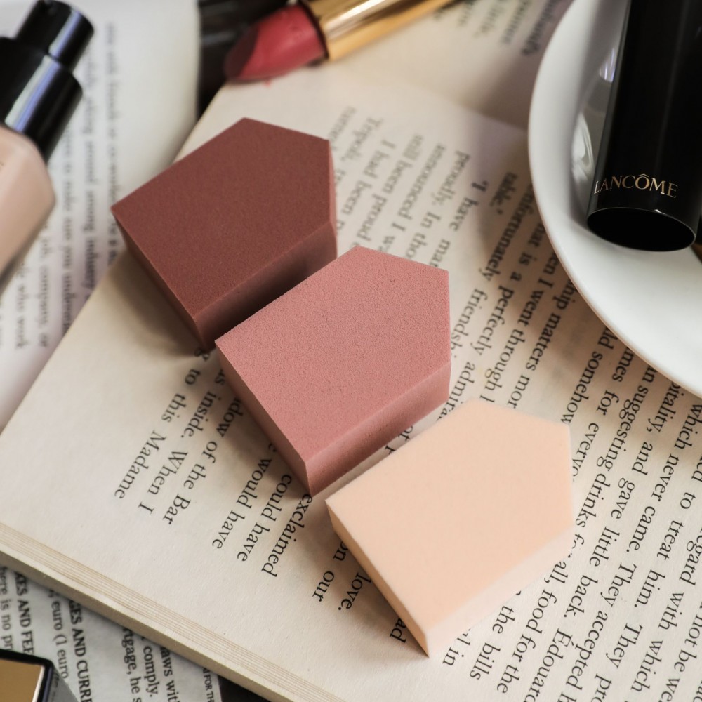 9月13日起,於全台蘭蔻專櫃購買???????? ????????? 史上最美「小冰奶????(??? 含2顆粉撲,恕不挑色)_5