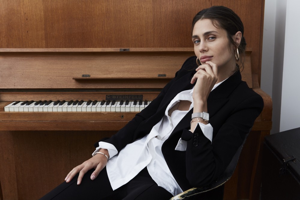 鋼色方殼銀面鋼色米蘭鐵帶腕錶