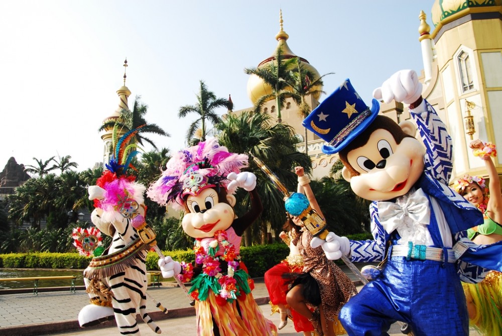 「六福村觀光局秋冬補助專案成人優惠票 」，一名成人搭配一名12歲以下小孩入園，歡慶