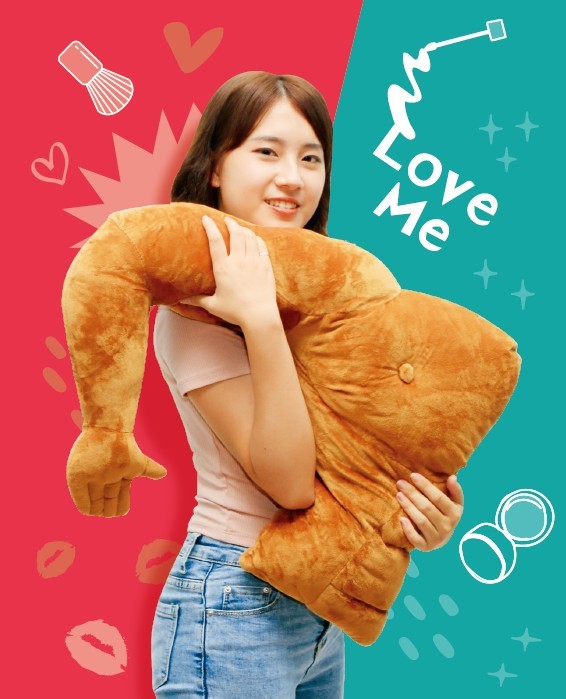 憑E卡+全館當日累計消費滿1,111元發票再加價299元，就可以把你的另一伴〝肌肉抱枕〞帶回_0