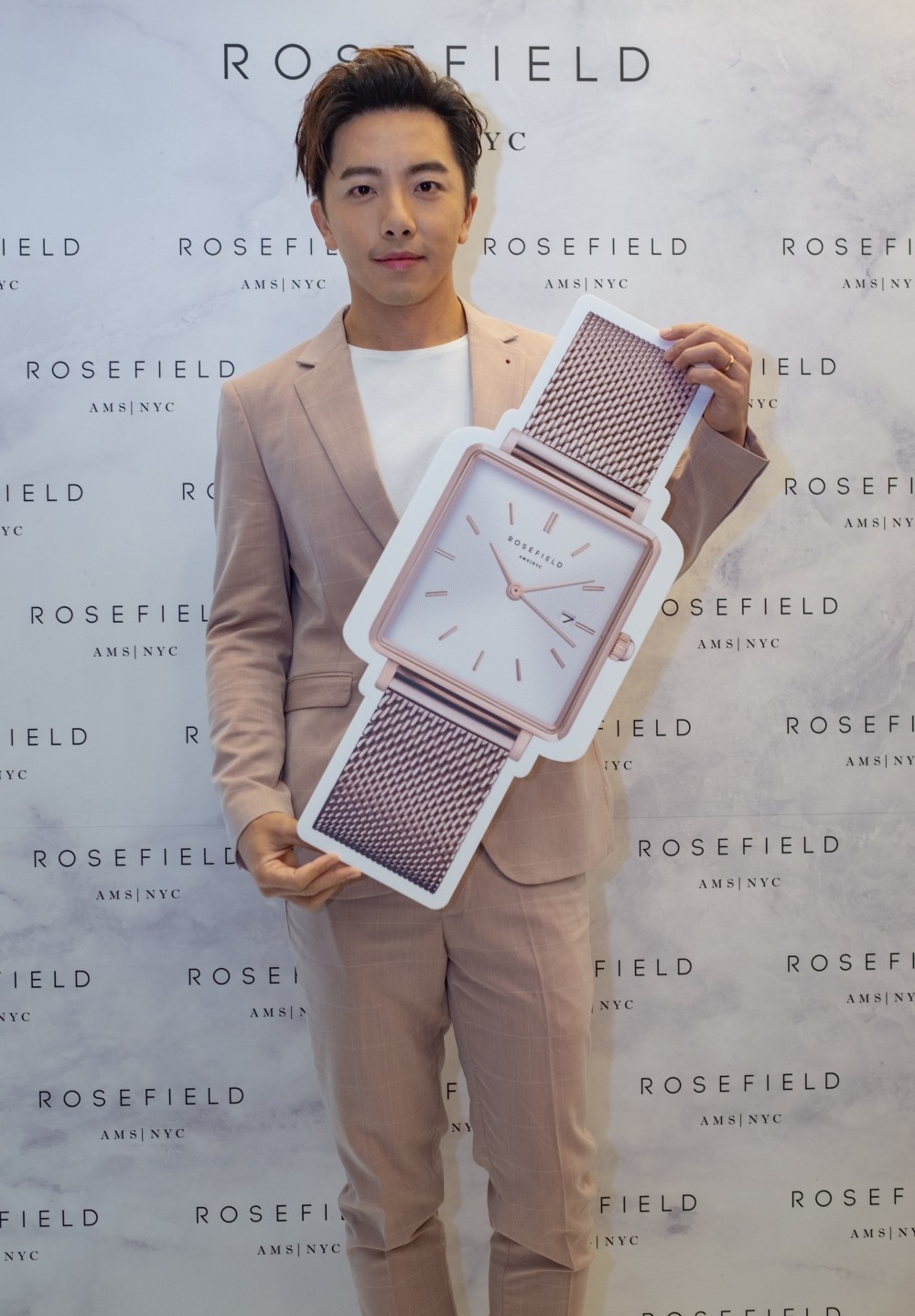 Rosefield 最具代表性的 The Boxy 方型腕錶