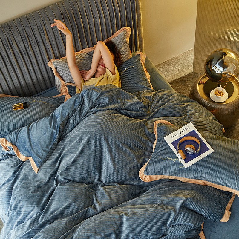 經典藍金邊床包