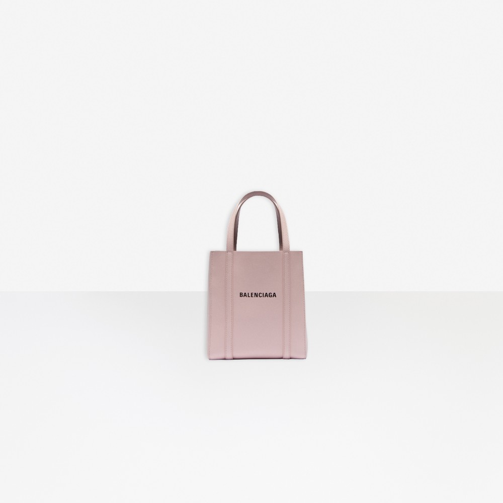 balenciaga.com