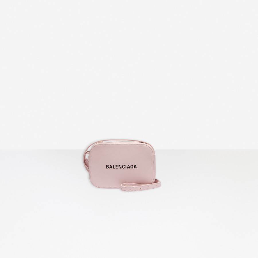 balenciaga.com