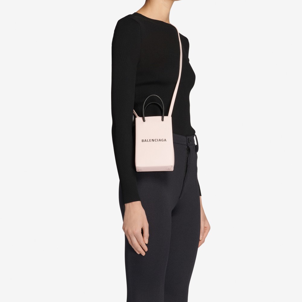 balenciaga.com