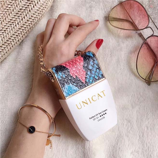 Unicat光彩保濕氣墊粉餅