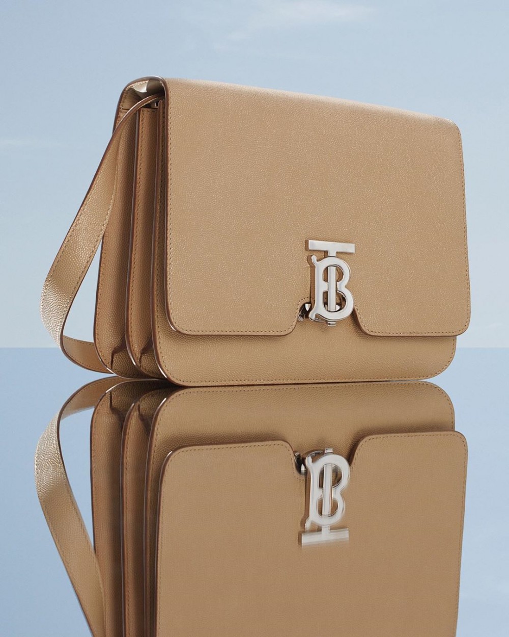 Burberry TB包