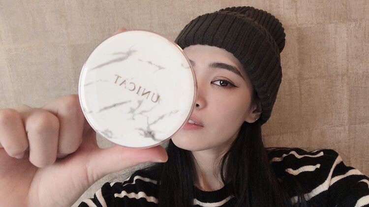 Unicat光彩保濕氣墊粉餅