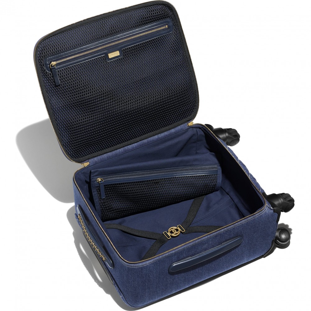 CHANEL經典藍行李箱內裏