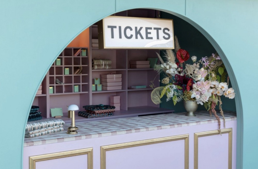 英國倫敦地鐵，超復古設計！