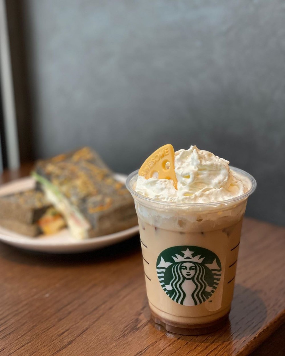 Happy起司奶霜白摩卡限定新品