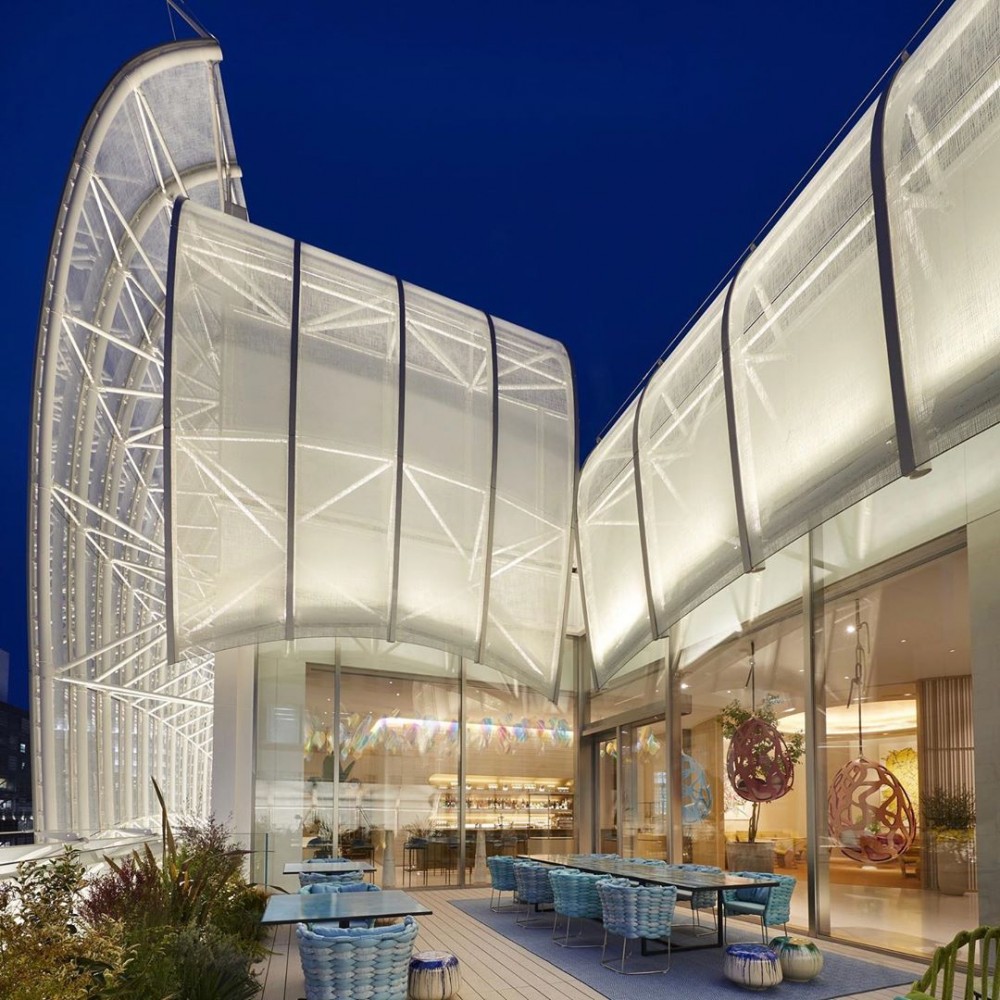 Louis Vuitton旗艦店帆船造型