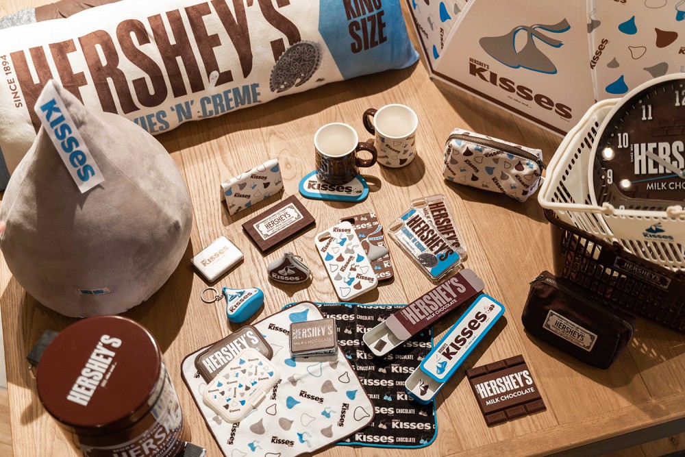 niko and ... × HERSHEY’S巧克力周邊