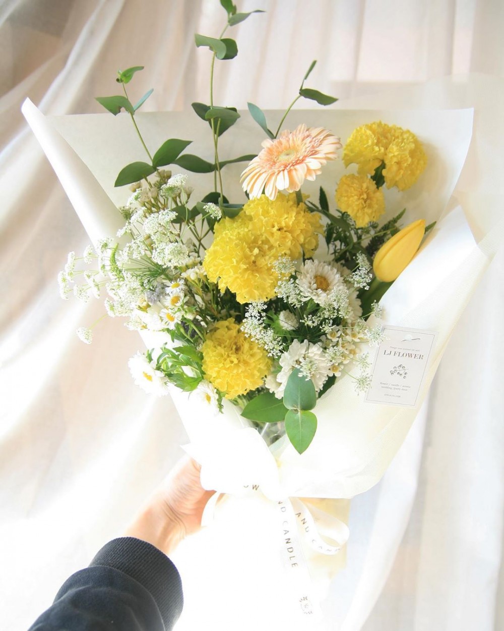 清新韓妞正夯果汁牛奶萬壽菊花束