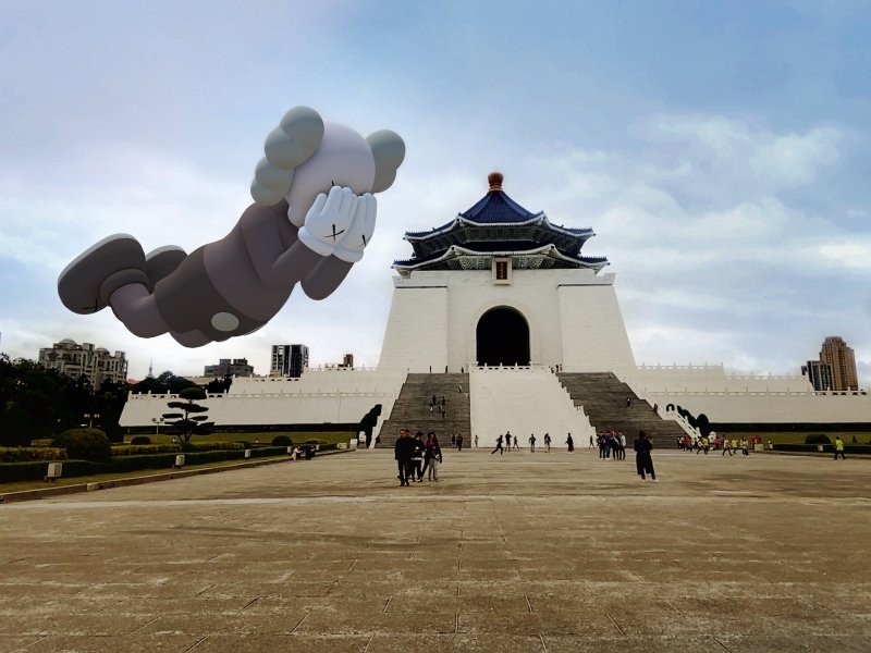 KAWS
