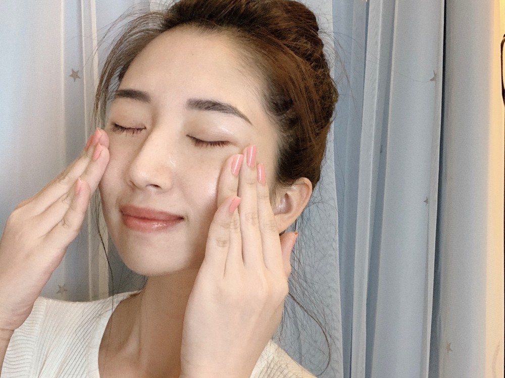 DEW水潤撫紋美容液