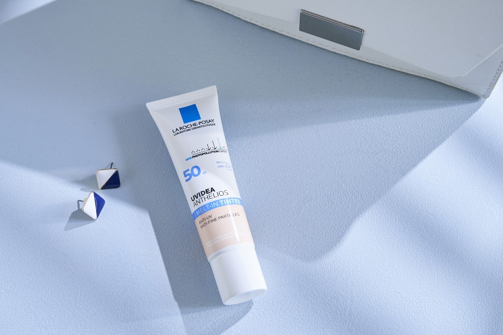 理膚寶水 全護清爽防曬液UVA PRO潤色 SPF50 PPD33 PA++++ - 新品情境圖 - 3