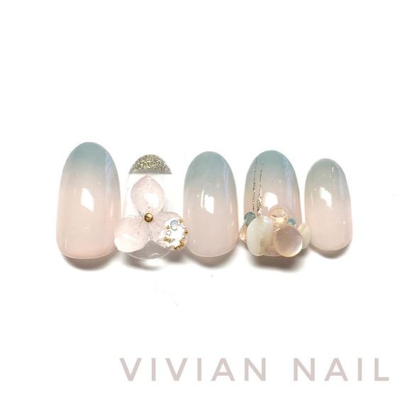 青綠色和米色的搭配