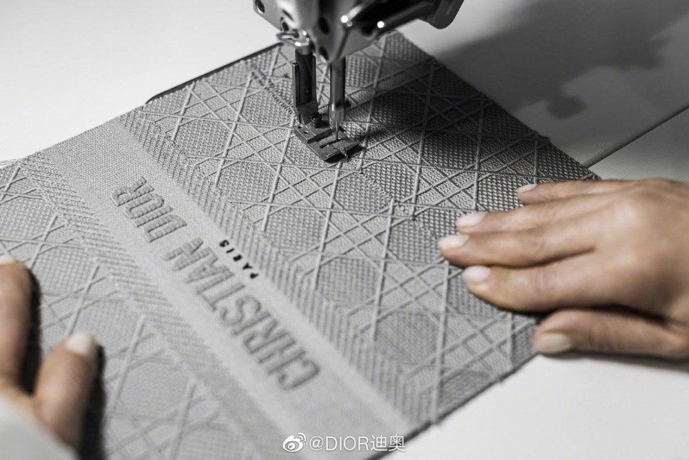 Weibo@DIOR迪奥