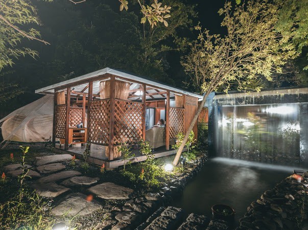 鳳梨屋水上莊園