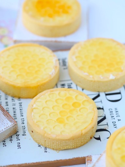 「蜂蜜起司蛋撻食譜」因療癒的外型而受到許多美食博主的關注