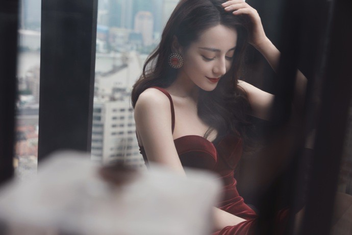 Weibo@迪麗熱巴