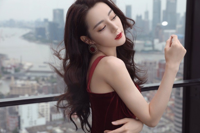 Weibo@迪麗熱巴