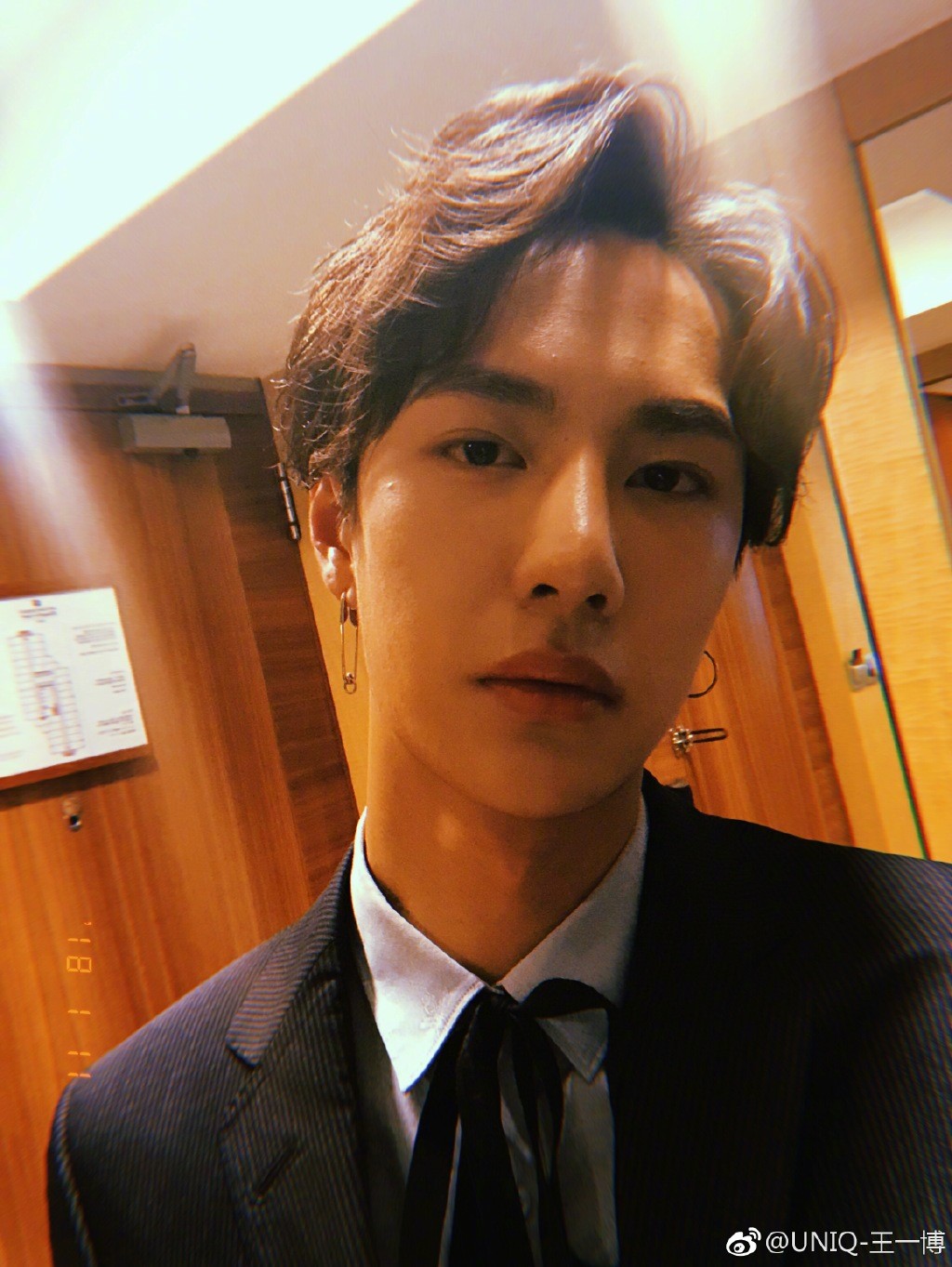 Weibo@UNIQ-王一博 