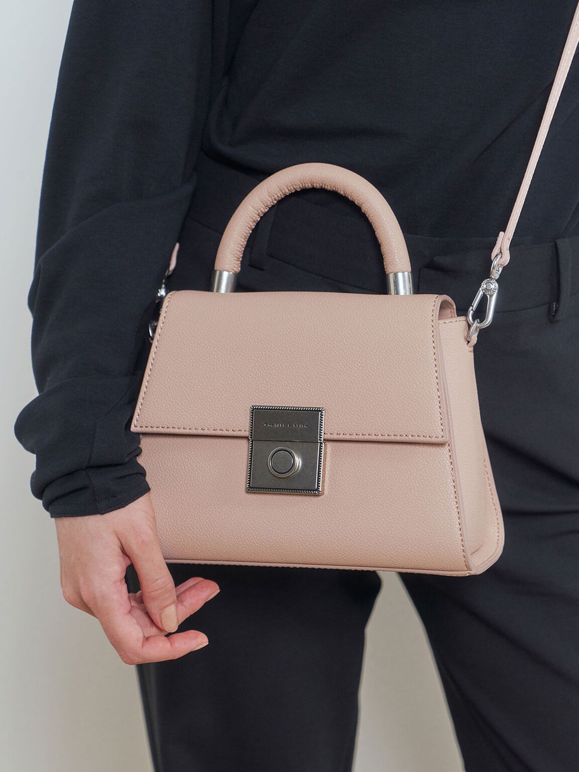 CHARLES & KEITH