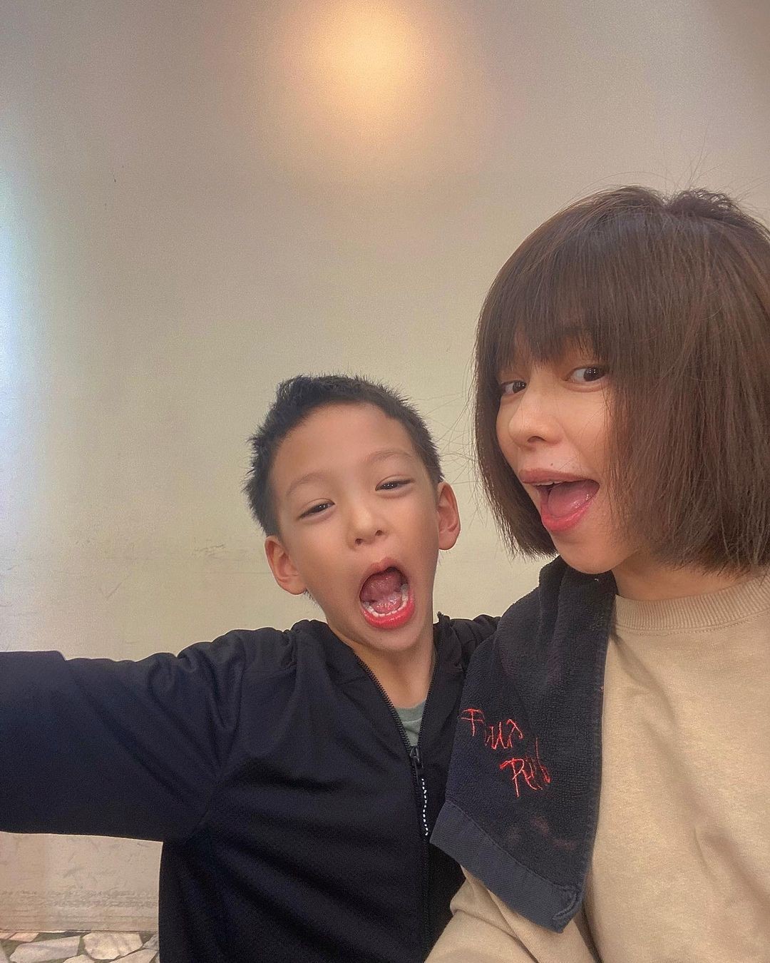 IG@vivianhsu.ironv