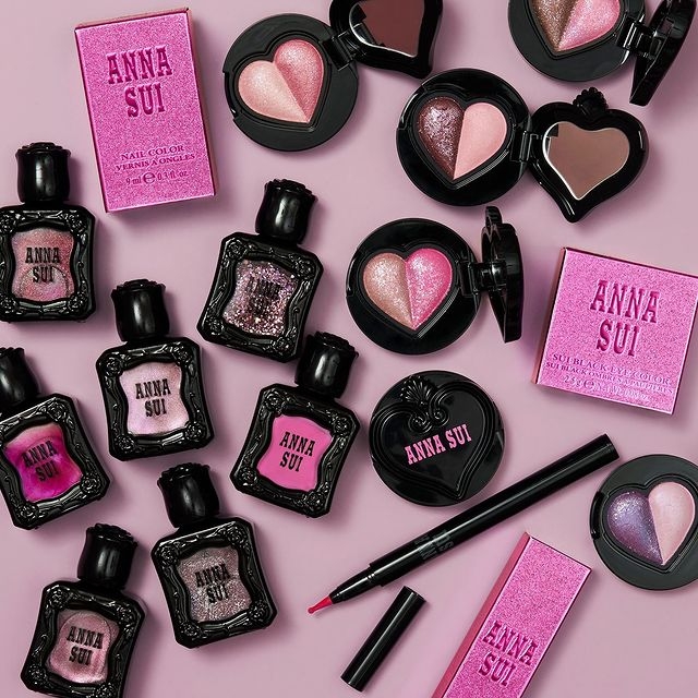 ANNA SUI