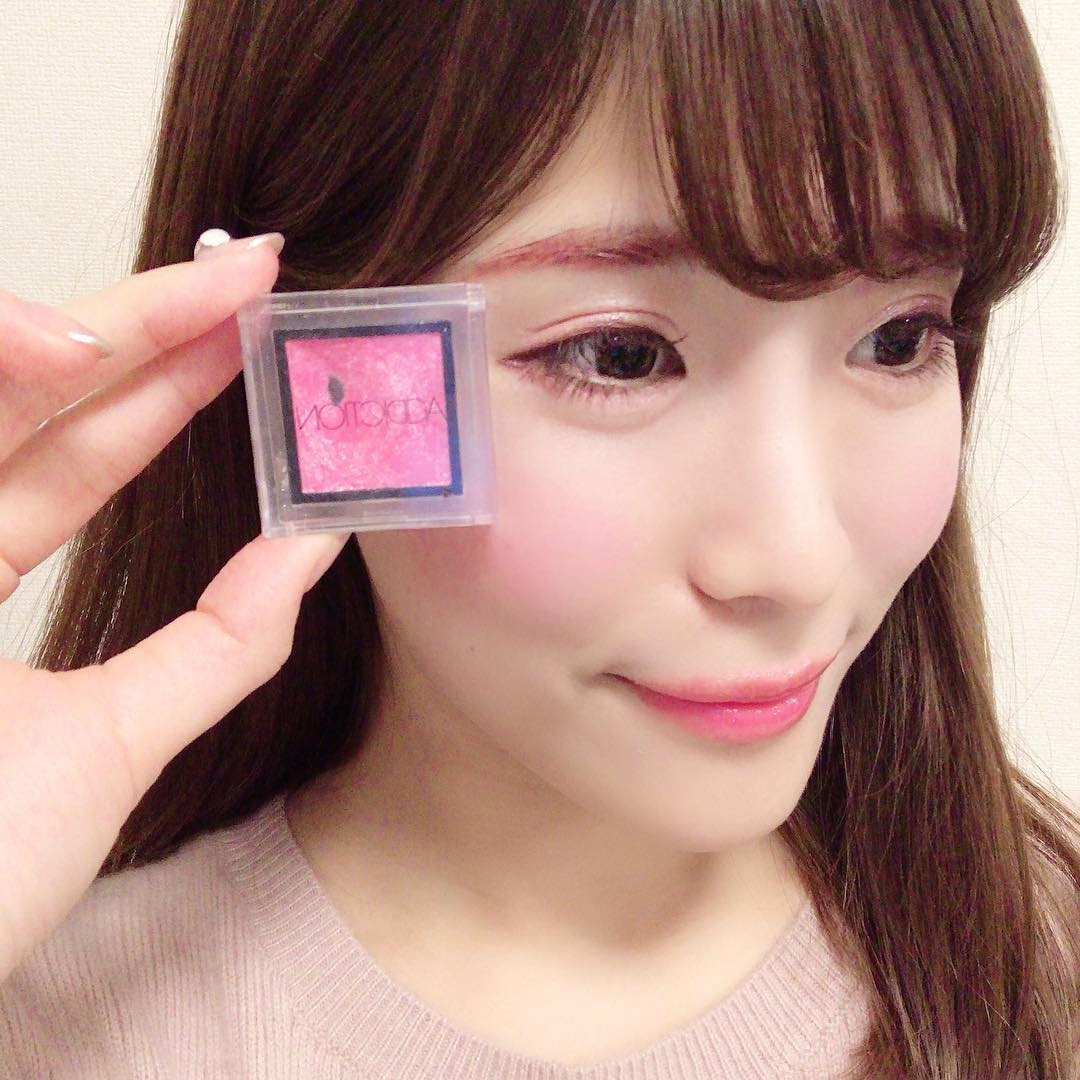 腮紅眉毛