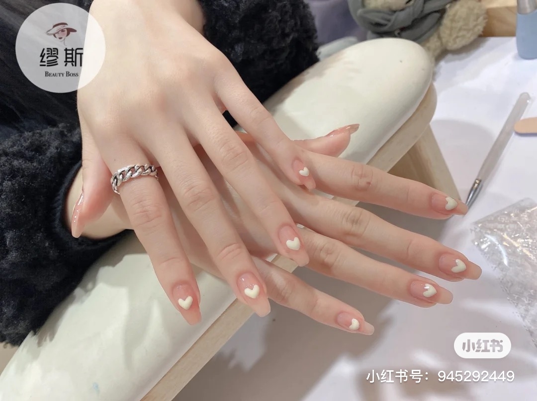 凝膠美甲愛心款式推薦