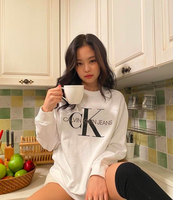 IG@jennierubyjane