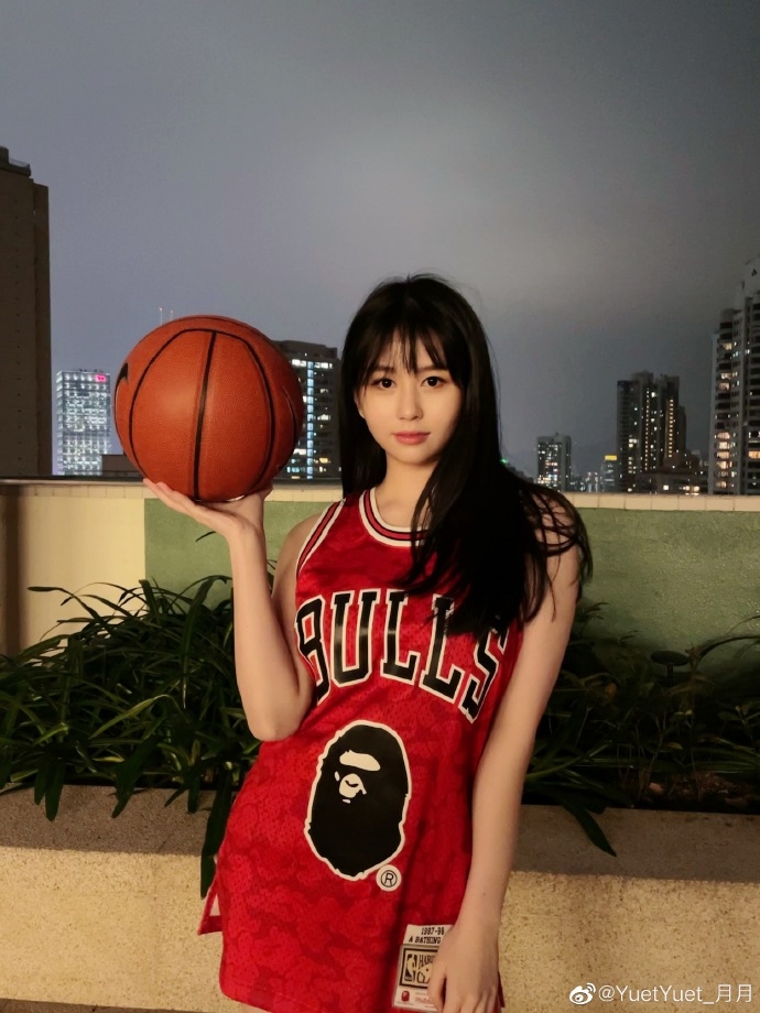 Weibo @ YuetYuet_月月