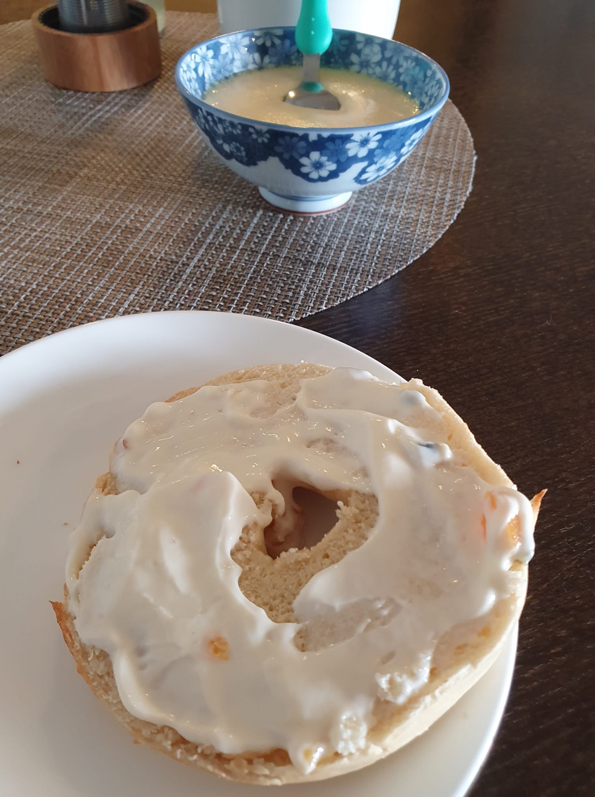 DANONE優格當作抹醬搭配好市多貝果也非常好吃