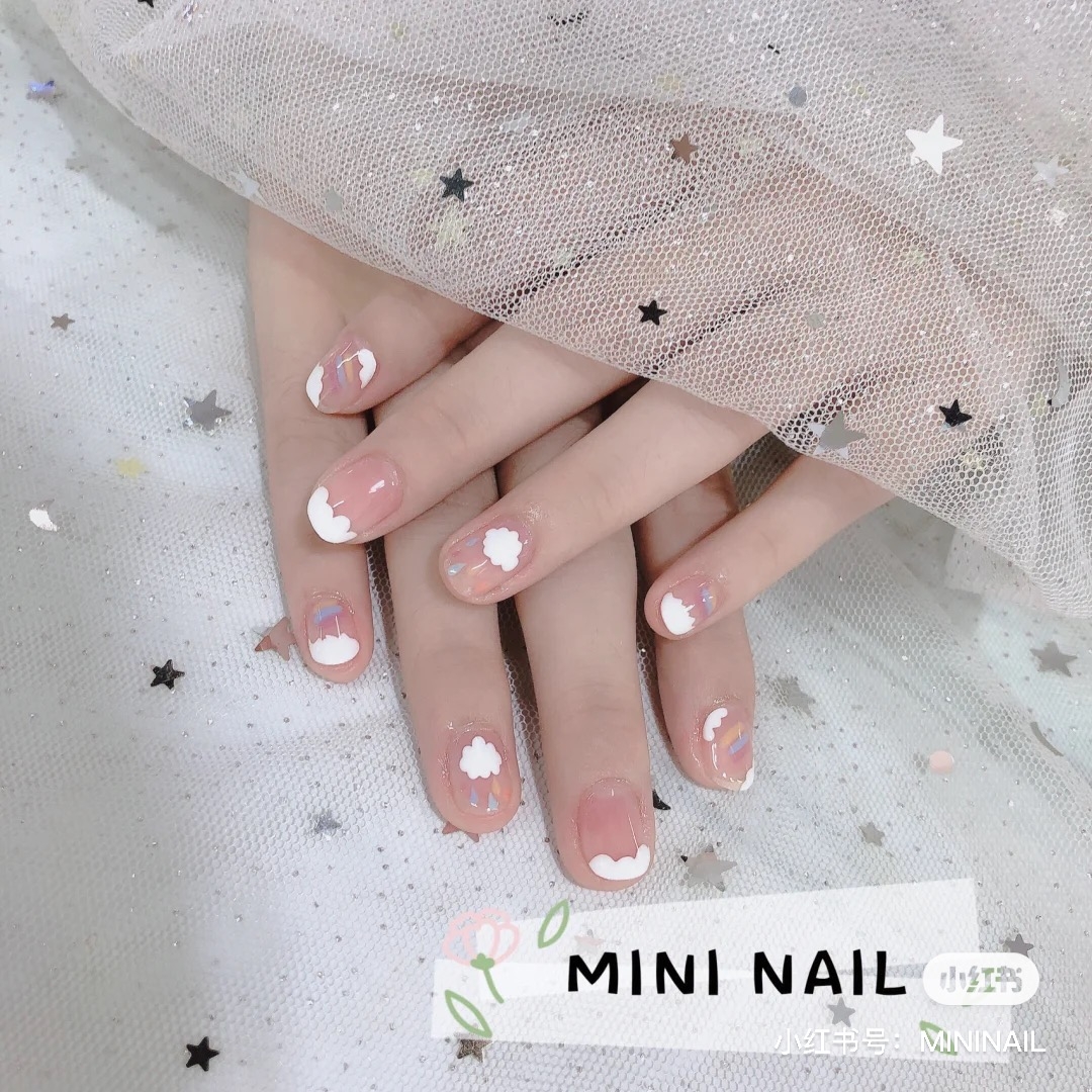 透明雲朵美甲