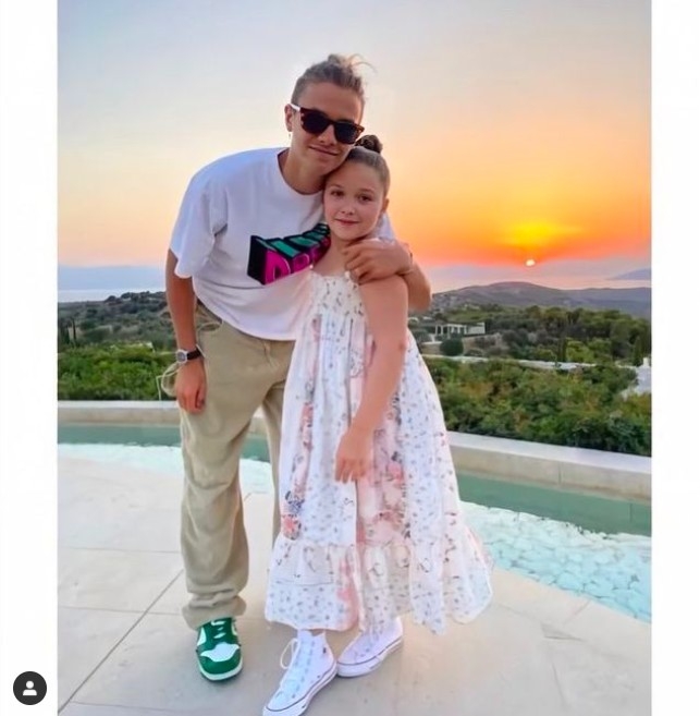 IG @ harperbeckham_fashion