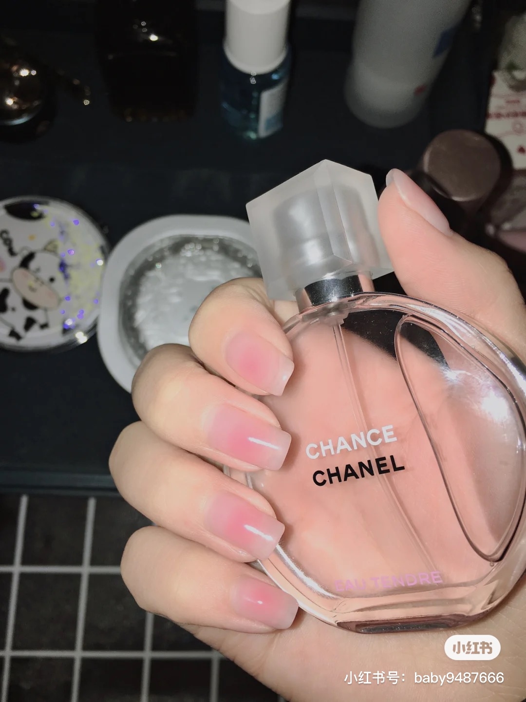 2021春天指甲最推薦的就是腮紅指甲圖案