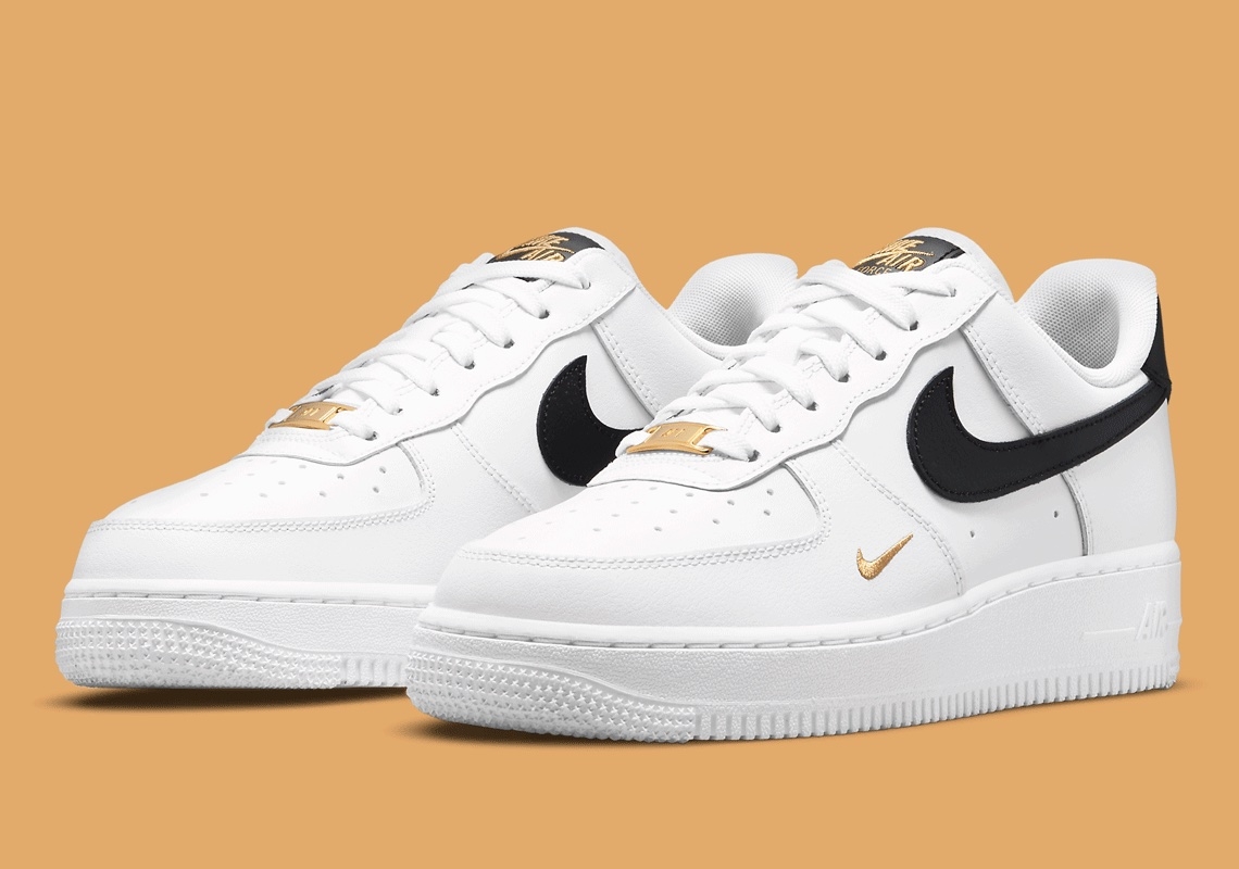 sneakernews