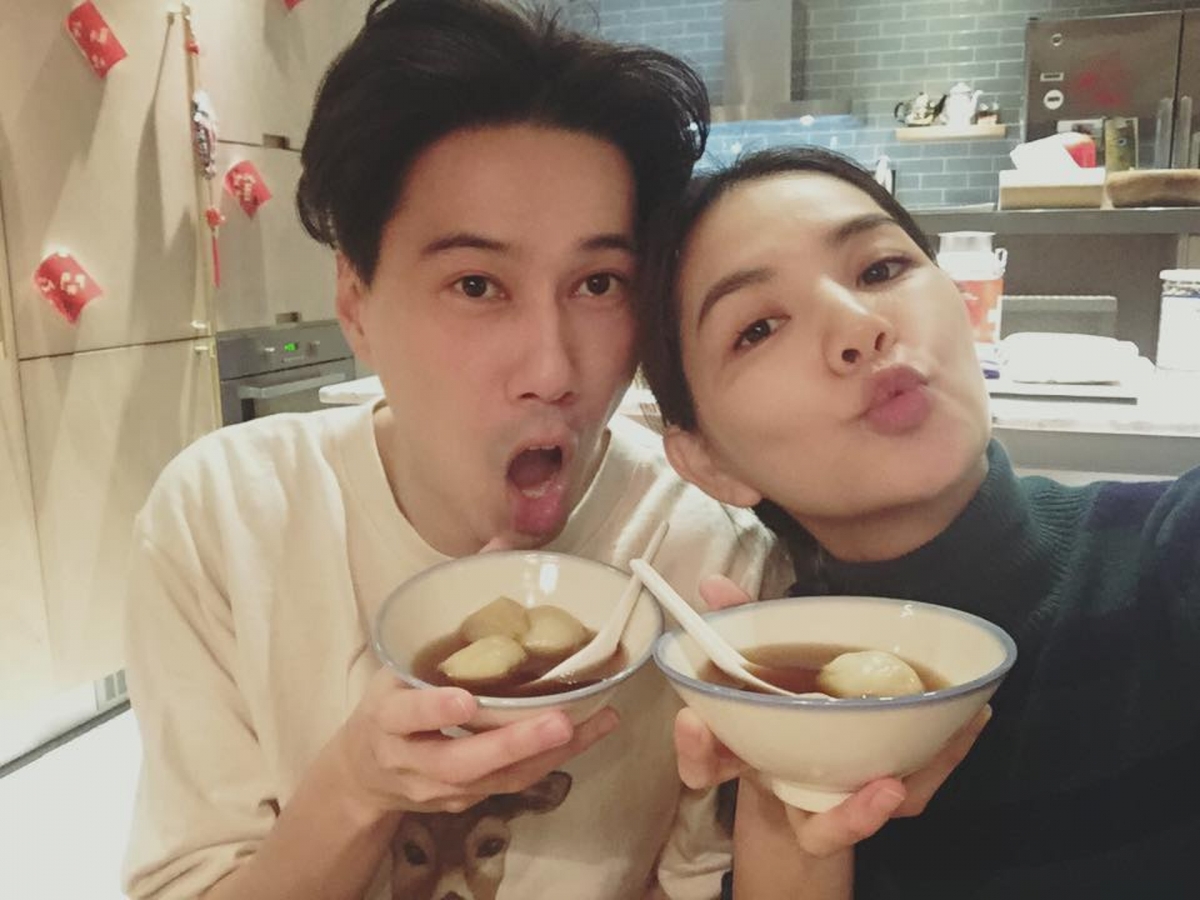 Ella超辣化身「大哥女人」甜慶老公生日曬全家福!