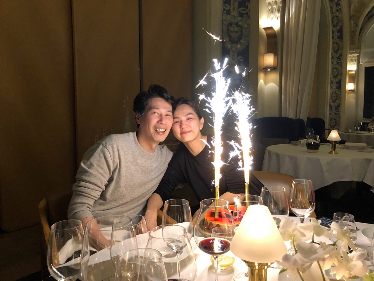 Ella超辣化身「大哥女人」甜慶老公生日曬全家福!