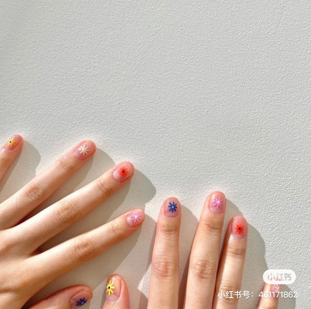花朵指甲彩繪